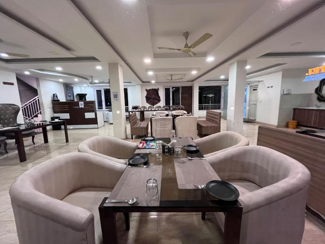 Hotel Tribe View - Away From City Hustle !! Top Rated & Most Awarded Property !! A Peaceful Stay Kasauli Exteriér fotografie